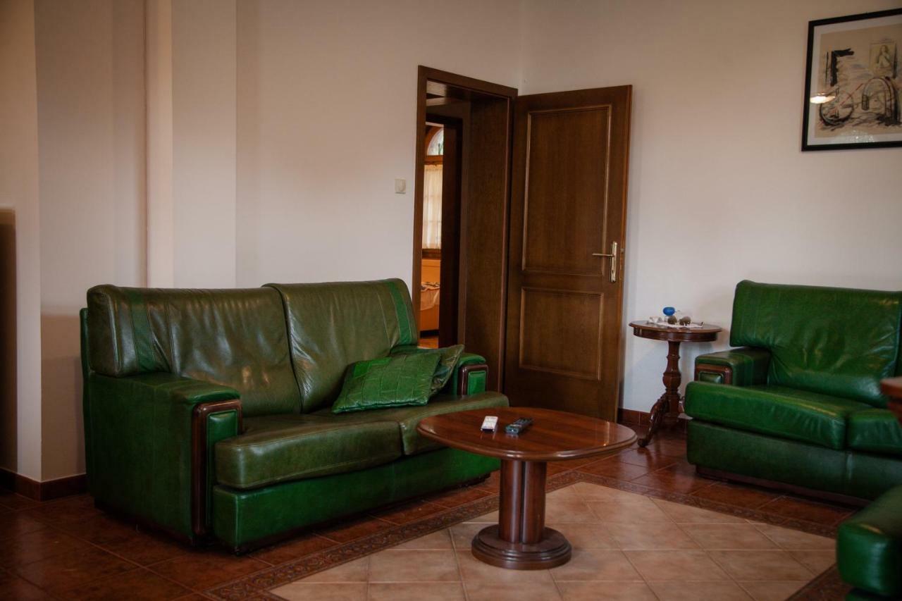 Exclusive House Legacy Villa Smederevo Bagian luar foto